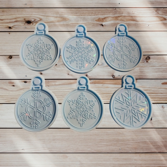 Blue and White Snowflake Ornament Set